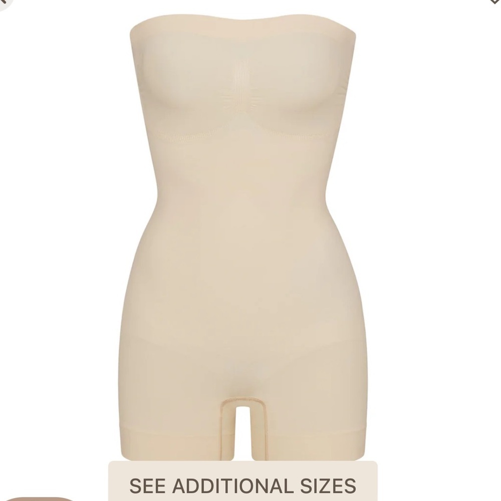 SKIMS Seamless Sculpt Strapless Shortie Bodysuit‎
